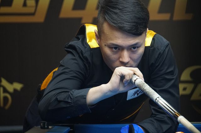 罗斯身披一 罗斯身披一